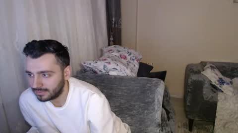Snapshot of 2handsomeman chatting on May 4, 9:55 pm Berk online show from May 4, 9:55 pm