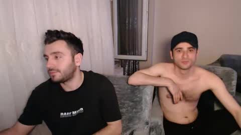 Snapshot of 2handsomeman chatting on May 16, 10:52 pm Berk online show from May 16, 10:52 pm
