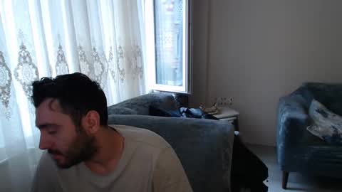 Snapshot of 2handsomeman chatting on May 22, 3:39 pm Berk online show from May 22, 3:39 pm