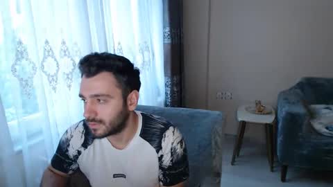Snapshot of 2handsomeman chatting on May 23, 4:22 pm Berk online show from May 23, 4:22 pm
