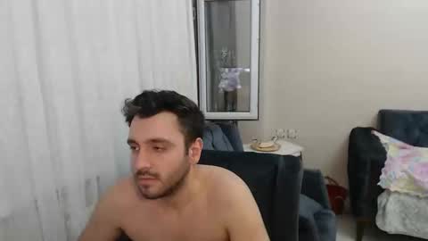 Snapshot of 2handsomeman chatting on May 28, 8:17 pm Berk online show from May 28, 8:17 pm