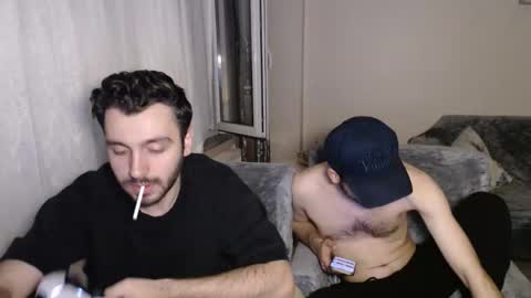 Snapshot of 2handsomeman chatting on June 7, 11:41 pm Berk online show from June 7, 11:41 pm