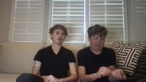 Roommates online show from April 13, 9:09 pm