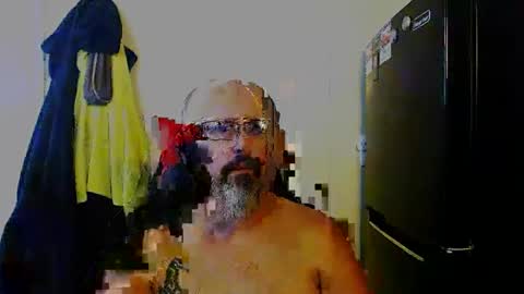 Snapshot of 2krazylegz chatting on December 1, 6:19 pm 2krazylegz online show from December 1, 6:19 pm