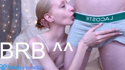 Snapshot of 2nc_ chatting on December 29, 6:03 am Eleot online show from December 29, 6:03 am