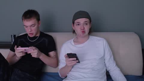 Snapshot of 2nc_ chatting on October 5, 7:50 am Eleot online show from October 5, 7:50 am