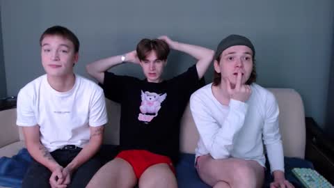 Snapshot of 2nc_ chatting on October 10, 9:41 am Eleot online show from October 10, 9:41 am