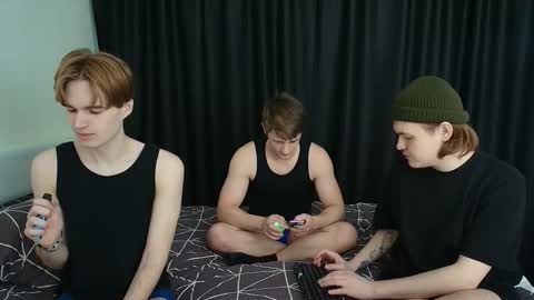 Snapshot of 2nc_ chatting on October 24, 8:33 am Eleot online show from October 24, 8:33 am