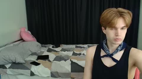 Snapshot of 2nc_ chatting on October 31, 5:03 pm Eleot online show from October 31, 5:03 pm