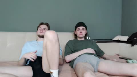 Snapshot of 2nc_ chatting on December 4, 5:17 am Eleot online show from December 4, 5:17 am