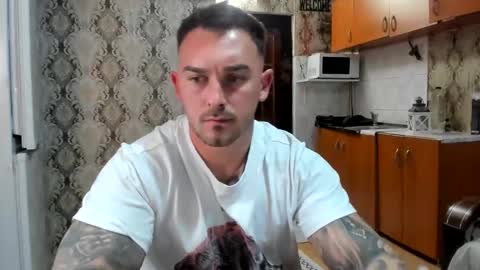 2sexymuscles online show from November 1, 8:33 pm