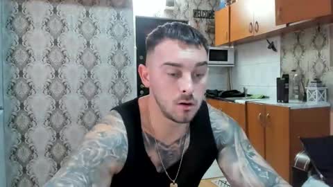 2sexymuscles online show from November 8, 8:29 pm