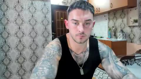 2sexymuscles online show from November 25, 9:15 pm