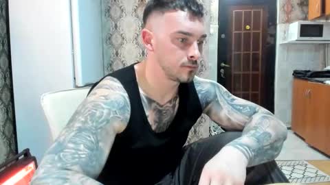 2sexymuscles online show from March 11, 9:32 pm