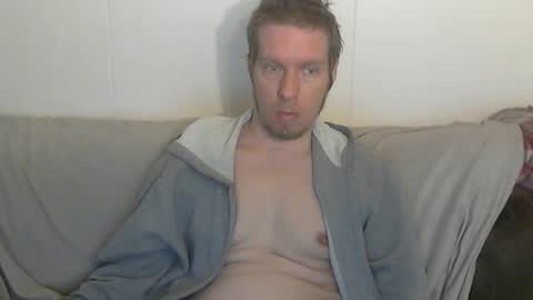 2small4you83 online show from April 25, 1:14 pm
