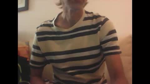 Snapshot of 34colombiano34 chatting on May 17, 10:44 am 34colombiano34 online show from May 17, 10:44 am