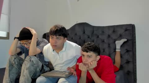 Snapshot of 3guy3 chatting on November 13, 7:46 pm Guy 1 Guy 2 Guy 3. online show from November 13, 7:46 pm