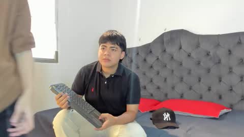 Snapshot of 3guy3 chatting on November 26, 7:48 pm Guy 1 Guy 2 Guy 3. online show from November 26, 7:48 pm