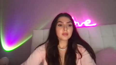 Snapshot of 3hole chatting on February 26, 4:36 am Venus Raee online show from February 26, 4:36 am