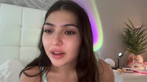 Snapshot of 3hole chatting on October 22, 8:08 pm Venus Raee online show from October 22, 8:08 pm