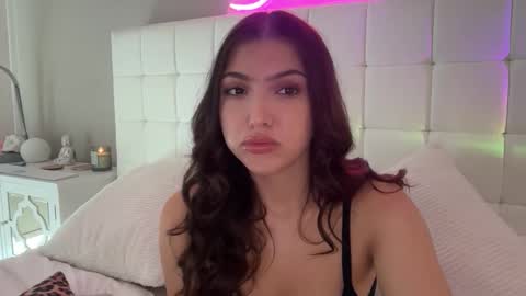 Snapshot of 3hole chatting on November 11, 5:13 pm Venus Raee online show from November 11, 5:13 pm