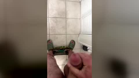 Snapshot of 3legs4days chatting on July 23, 8:12 am 3legs online show from July 23, 8:12 am