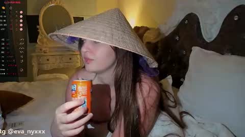 Snapshot of 3va_nyx chatting on June 16, 7:16 pm Eva online show from June 16, 7:16 pm