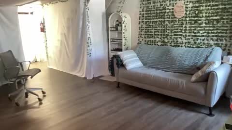 Snapshot of 420kc_couple chatting on May 15, 3:52 pm KC420Couple online show from May 15, 3:52 pm