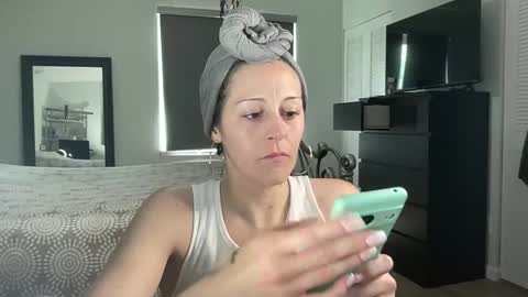 Snapshot of 420kc_couple chatting on May 27, 3:20 pm KC420Couple online show from May 27, 3:20 pm
