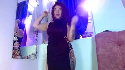 Snapshot of 420viol3ta_ chatting on June 11, 10:52 pm Violeta online show from June 11, 10:52 pm