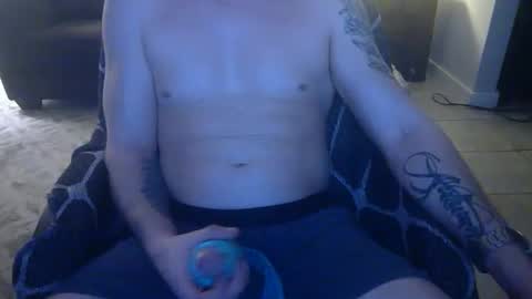 Snapshot of 42o_blah chatting on December 12, 3:10 am 42o_blah online show from December 12, 3:10 am