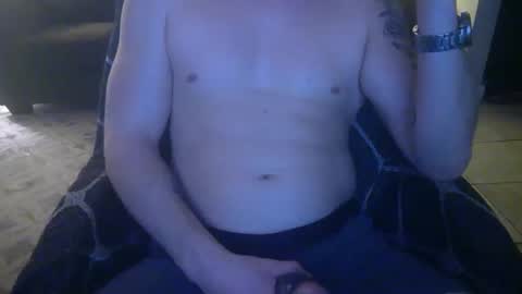 Snapshot of 42o_blah chatting on January 28, 2:32 am 42o_blah online show from January 28, 2:32 am