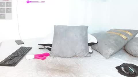 Snapshot of 493ashlyfoxx chatting on February 13, 2:18 am 493ashlyfoxx online show from February 13, 2:18 am