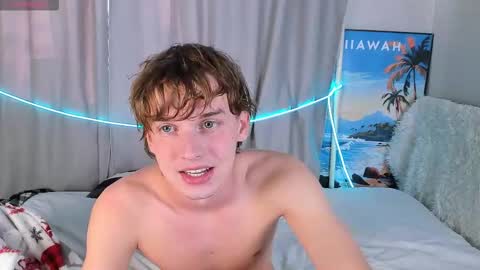 Snapshot of 4ever_dude chatting on September 15, 12:49 pm Andrew online show from September 15, 12:49 pm