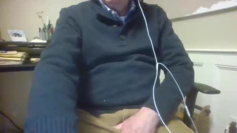 Snapshot of 4uguys chatting on February 14, 5:04 am 4uguys online show from February 14, 5:04 am