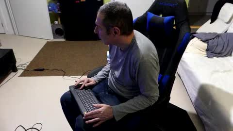 Larese Carlo online show from January 17, 7:17 pm