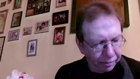 Snapshot of 64shorty chatting on April 16, 10:27 am 64shorty online show from April 16, 10:27 am