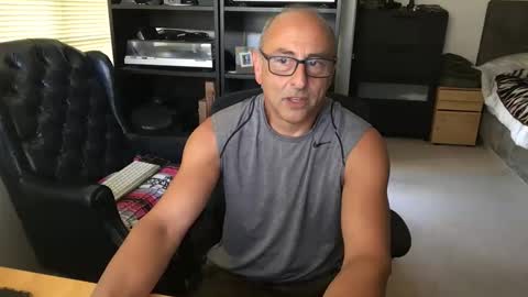 daddy vegas  for single women and couples here online show from March 8, 8:01 pm