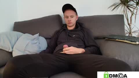 Snapshot of 696frank chatting on December 23, 10:32 am chico online show from December 23, 10:32 am