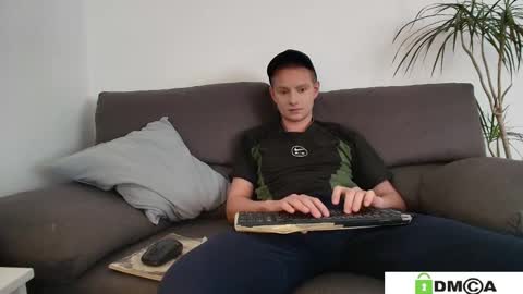 Snapshot of 696frank chatting on March 1, 12:29 pm chico online show from March 1, 12:29 pm