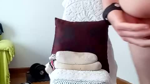 Snapshot of 69angelito69 chatting on October 4, 2:26 pm 69angelito69 online show from October 4, 2:26 pm