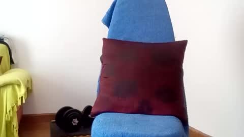 Snapshot of 69angelito69 chatting on October 19, 2:07 pm 69angelito69 online show from October 19, 2:07 pm