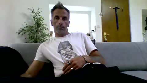 Num online show from October 25, 11:29 am