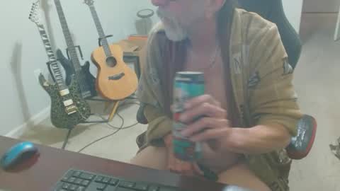 Snapshot of 6stringer62 chatting on May 8, 8:30 am 6stringer62 online show from May 8, 8:30 am