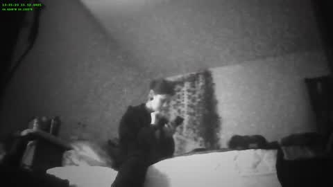 Snapshot of 6vyr_vlt9 chatting on December 15, 11:25 am Voyeur Vault online show from December 15, 11:25 am