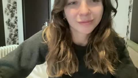 Snapshot of 75sowet018 chatting on October 19, 7:31 am 75sowet018 online show from October 19, 7:31 am