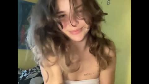 Snapshot of 75sowet018 chatting on November 3, 11:22 am 75sowet018 online show from November 3, 11:22 am