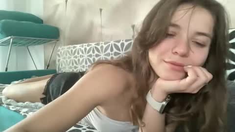 Snapshot of 75sowet018 chatting on December 16, 8:30 am 75sowet018 online show from December 16, 8:30 am