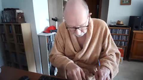  Papi  online show from February 10, 10:19 am