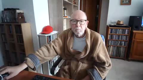  Papi  online show from February 11, 9:47 am